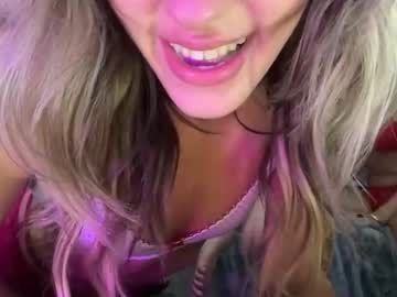 girl cam all day themykalaxo image #9710296