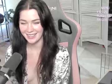 girl cam all day evelynclaire image #4250688