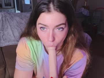 girl cam all day chroniclove image #7388882