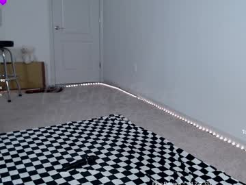 girl cam all day petitebrat image #8759940
