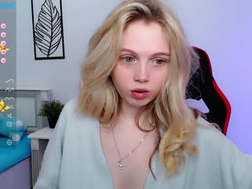 girl cam all day small_blondee image #3797441