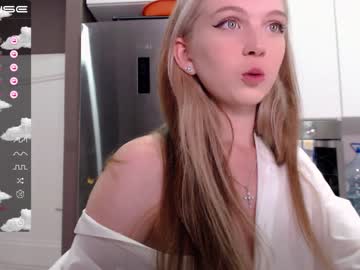 girl cam all day small_blondee image #2536766