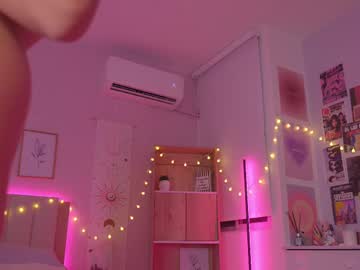 girl cam all day kittenmoon_ image #8996752