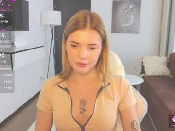 girl cam all day adrianawow1 image #9164642