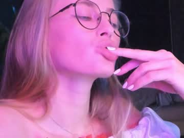 girl cam all day linellali image #3009252