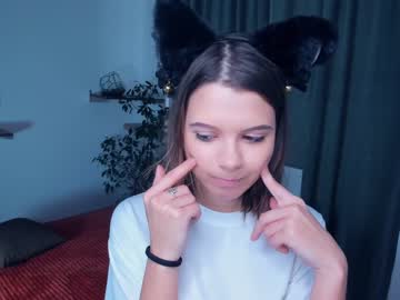 girl cam all day _night_moon_ image #5778744