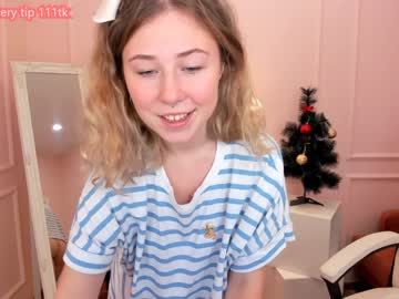 girl cam all day lottie_shine image #3333810