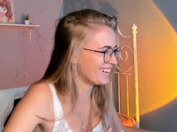 girl cam all day linellali image #2555436