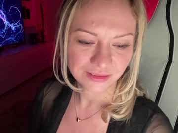 girl cam all day kiradivine image #1444917