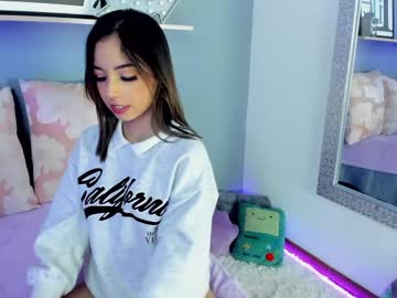 girl cam all day saschaholmen image #2921952