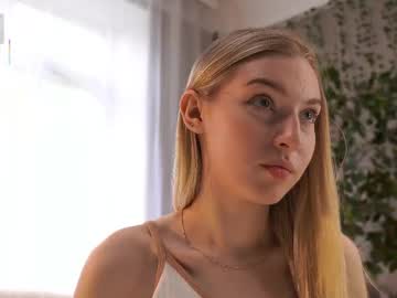 girl cam all day darlinechapel image #9377192