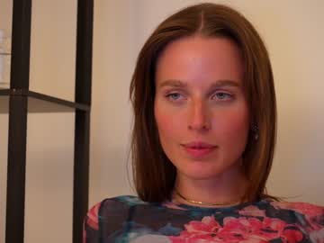 girl cam all day ellaa91 image #1892092
