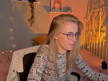 girl cam all day linellali image #2519622