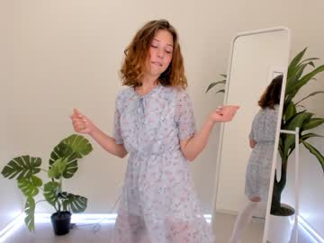 girl cam all day lottie_shine image #2644090