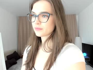 girl cam all day lilienblume image #8303477