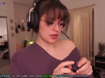 girl cam all day evelynpiers image #3528643