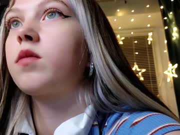 girl cam all day small_blondee image #5991657