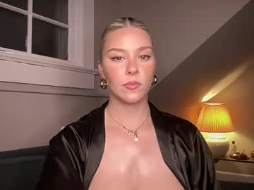 girl cam all day novavangogh image #7877859