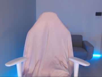 girl cam all day uwuxo image #2598898