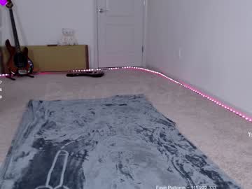 girl cam all day petitebrat image #8787245