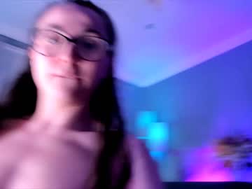girl cam all day littlee33 image #5530978
