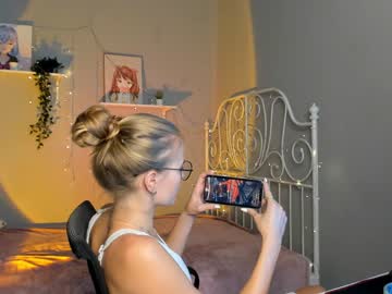 girl cam all day linellali image #2497903