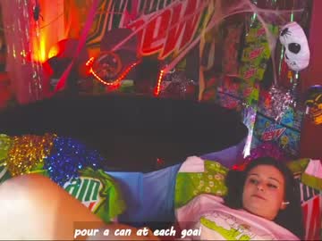 girl cam all day internet_famous image #394503