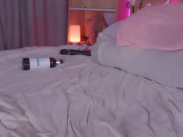 girl cam all day kittenmoon_ image #7832777