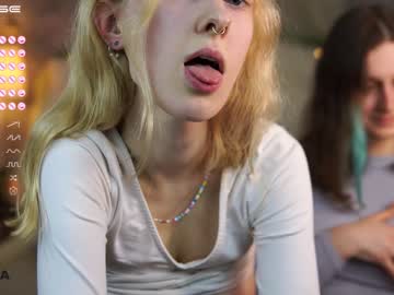 girl cam all day julia_tina image #3383765