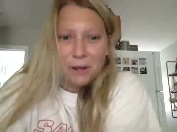 girl cam all day ladybluereads image #2184609