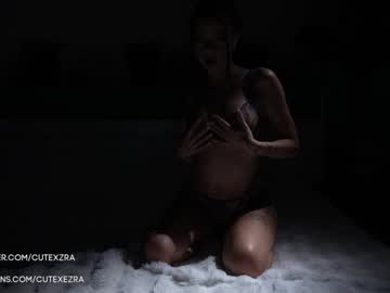 girl cam all day ezra image #7381309