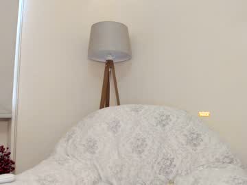 girl cam all day snowww_white image #2385473