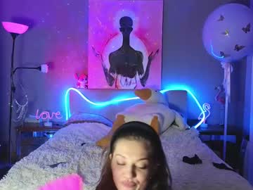 girl cam all day saintehera image #9237400