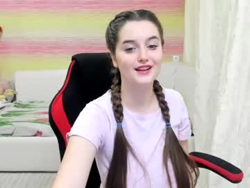 girl cam all day emmika_ image #1451606