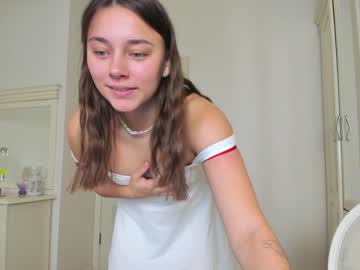 girl cam all day eleonora_linn image #2635100