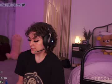girl cam all day evelynpiers image #2889476