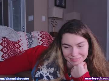 girl cam all day chroniclove image #6036102