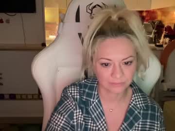 girl cam all day kiradivine image #3834057