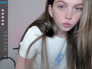 girl cam all day small_blondee image #2864901