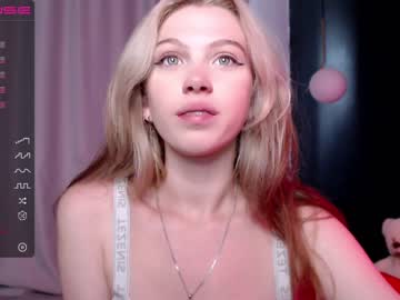 girl cam all day small_blondee image #2492490