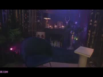 girl cam all day lucieoude_ image #2417101