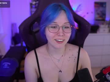 girl cam all day blue_mooncat image #7346557