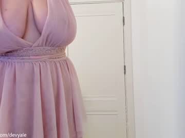 girl cam all day devyale image #4044826
