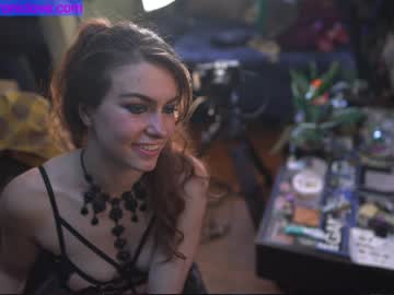 girl cam all day chroniclove image #2524315