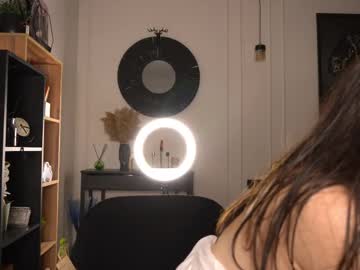 girl cam all day kusssecka image #9333901