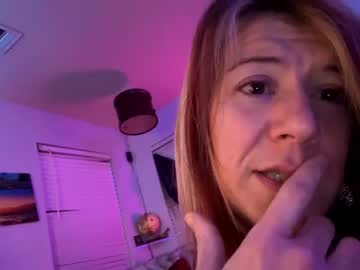 girl cam all day wildglitterlioness image #6067312