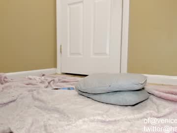 girl cam all day venicebtchh image #3629165
