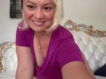 girl cam all day kiradivine image #7336169