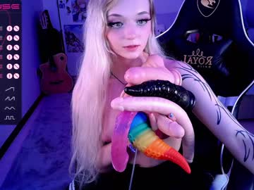 girl cam all day _b_a_n_s_h_e_e_ image #4492594
