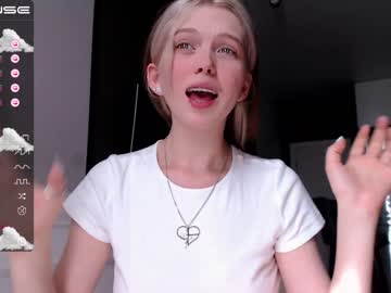 girl cam all day small_blondee image #2512659